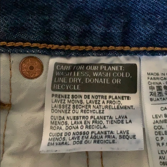 Levi Shorts - Picture 4 of 8